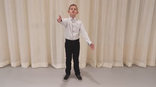 Коптев Евгений 8 лет / Н. Ильичёва/ «Первая любовь»
