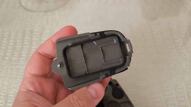 Слабое место Garmin 60CSx - крышка