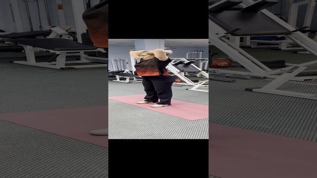 Разгибания рук из-за головы с гантелей