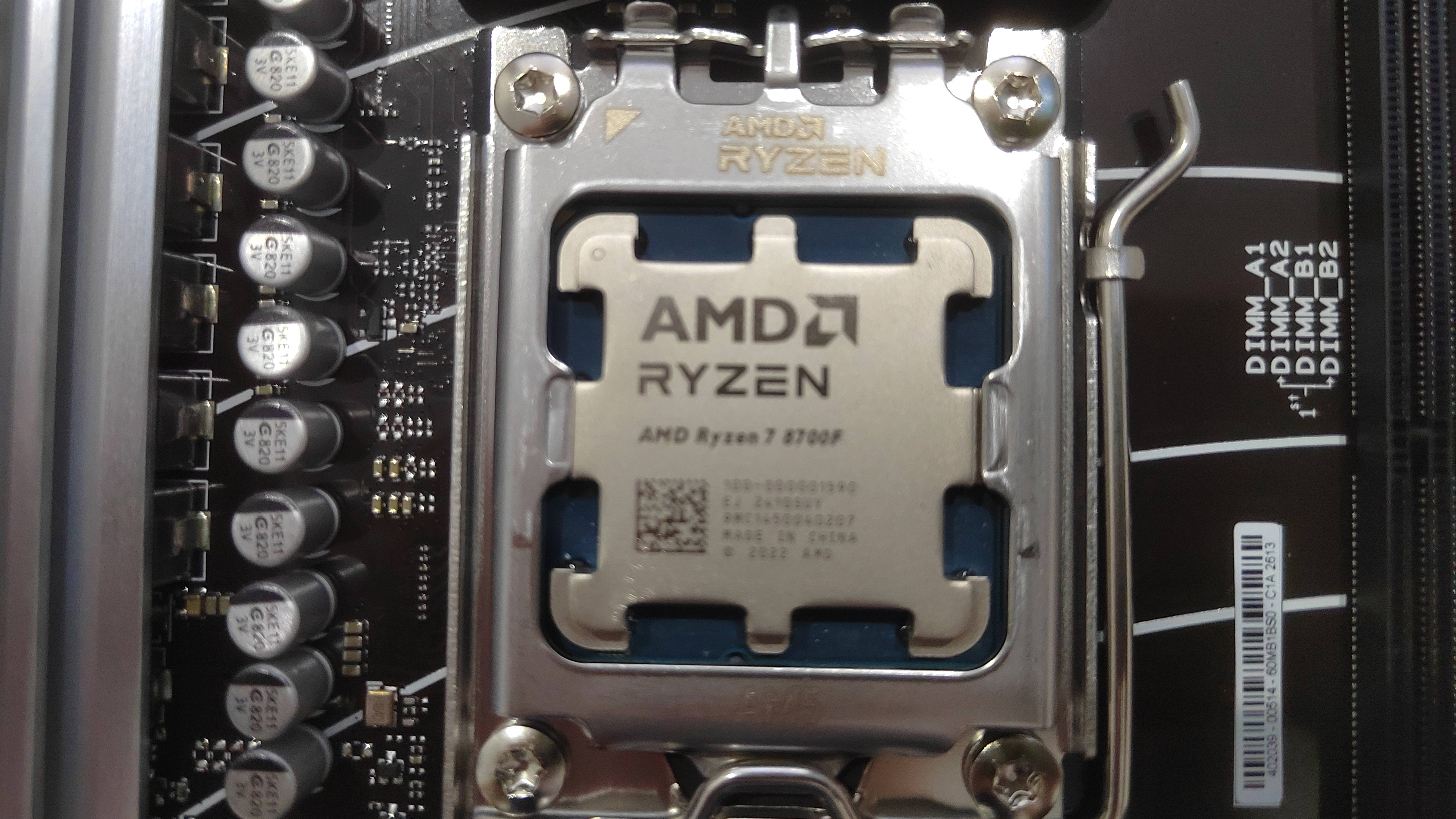 азгон 8-ми ядерного процессора AMD Ryzen 7 8700F.