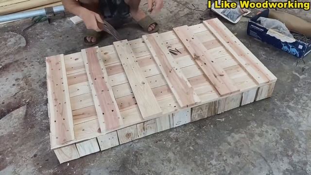 Стіл з брусків з піддонів, своїми руками