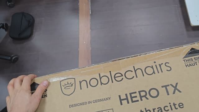 Премиальный продукт Noblechairs HERO TX (2024) Fabric - ткань едет Ярославль