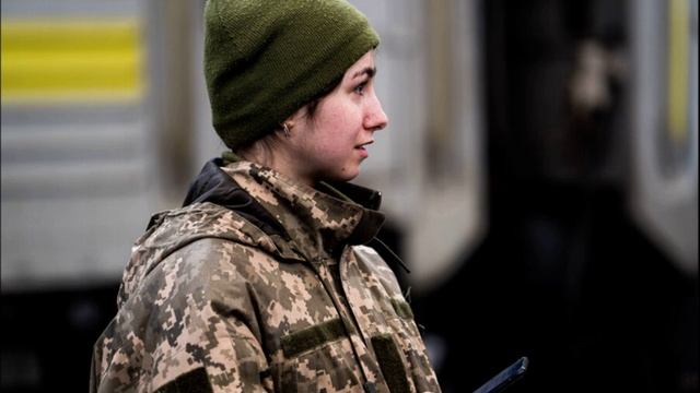 На Украине начали вывозить школьниц из страны на фоне слухов о мобилизации женщин