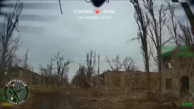 А это уже работа FPV-дрона ВТ-40 на оптоволокне по вражеской бронетехнике. Военный Осведомитель