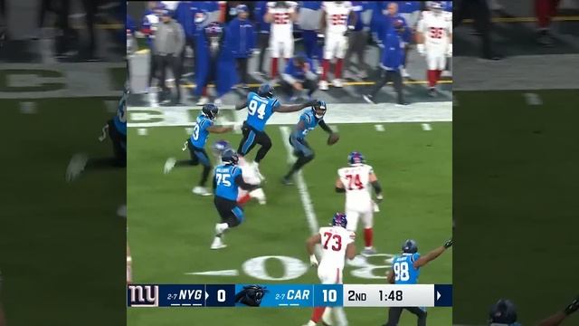 Xavier Woods intercepts the Daniel Jones pass vs. New York Giants