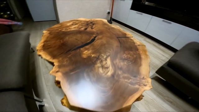 Журнальный стол из метрового спила карагача