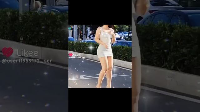 Девушка исполняет танец шентье.