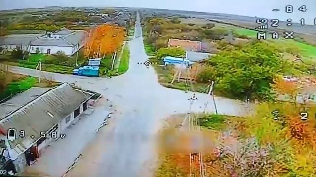 ⚡️ВСУ направили FPV-дрон в мирных жителей-сотрудников коммунальных служб (электриков), приехавши...