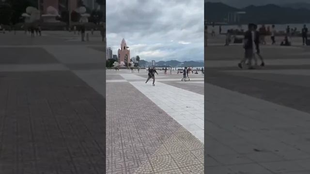 Катаем на роликах