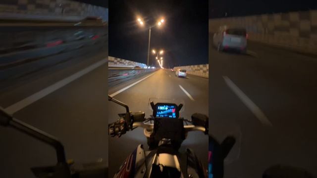 BMW R1250R night Moscow