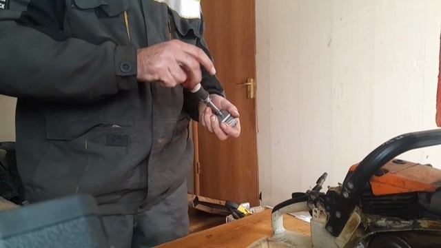 подготовка пил к заезду в лес на заготовку .