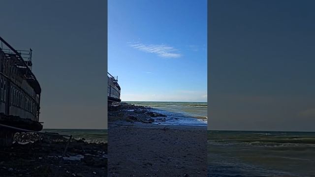 Теплоход Князь Багратион у мыса Меганом.