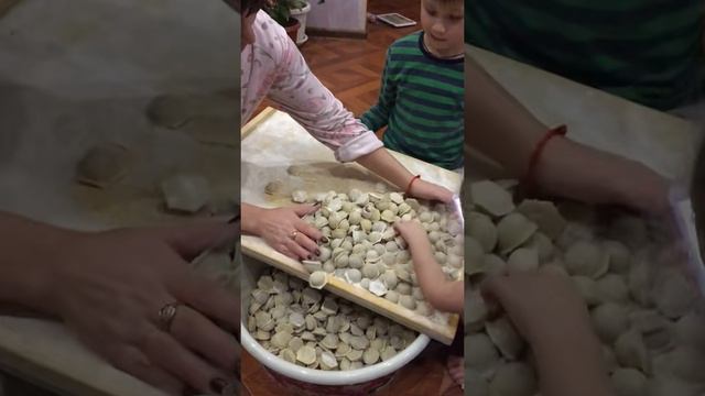 Кому пельменей? #shorts