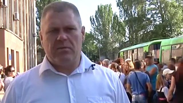 Юные краснолучане отправились в оздоровительный лагерь Крыма