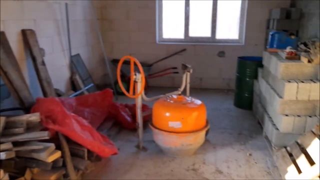 Дом с нуля. День 76. Утеплённая отмостка.