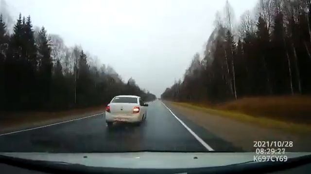 Неудачный обгон. Трасса Москва-Рига.