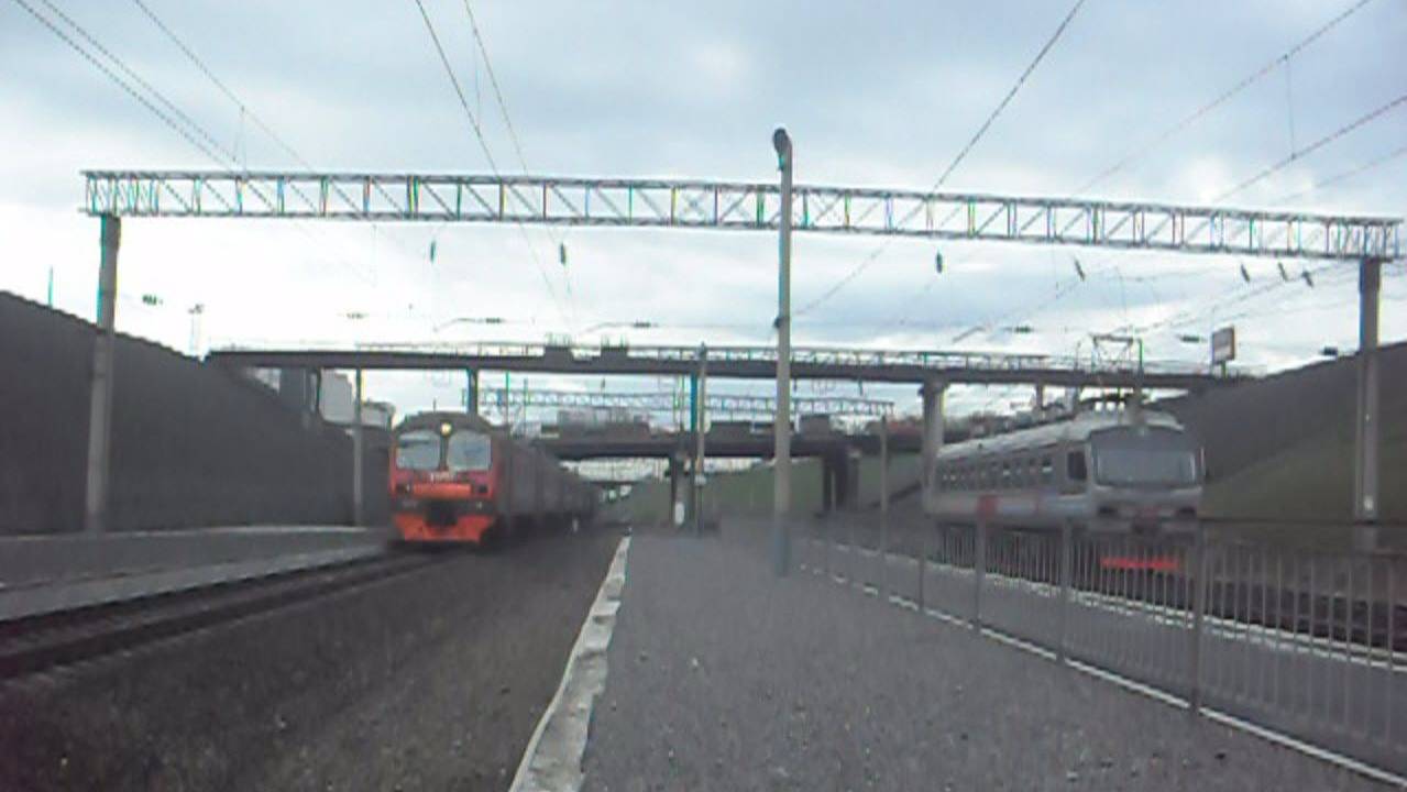 Электропоезд ЭД9М-0139 и электромотриса СВ-1М "Алтай"