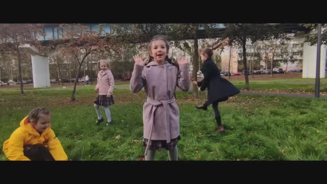 Поздравление учителей  2И класс школа 1354