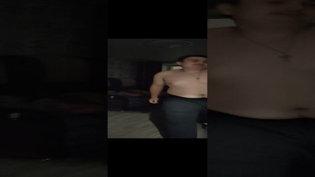 Брат бьёт женщину