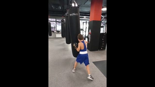 я занимаюсь спортом. 🥊