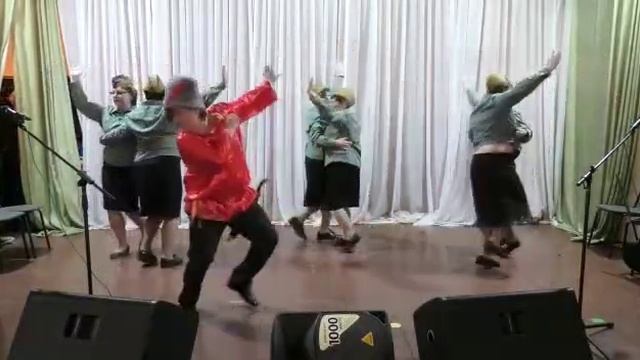 Казаки едут по Берлину, филармония