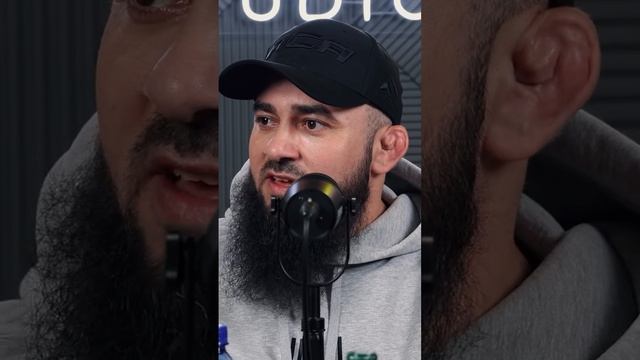 Подкаст у Асламбека Бадаева.
Артём Резников vs Юсуф Раисов.