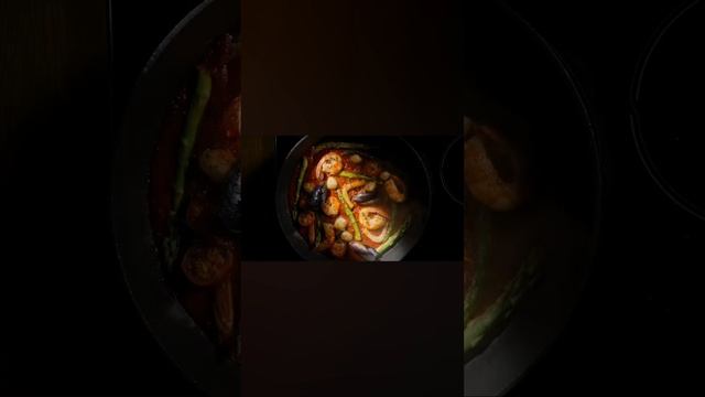 Шикарная литая,итальянская посуда.Готовить одно удовольствие.