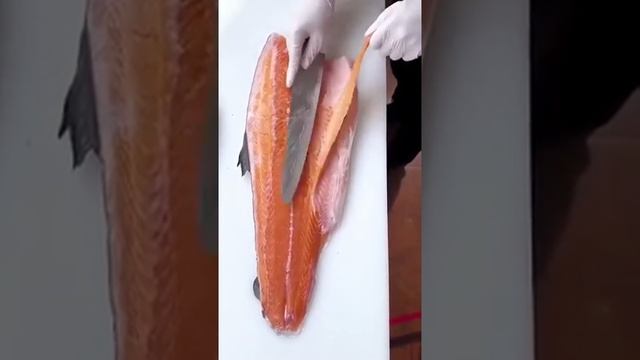 красивая разделка рыбы :)