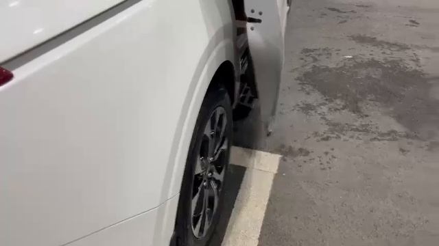 KIA Carniva в Южной Кореи, осмотр автомобиля