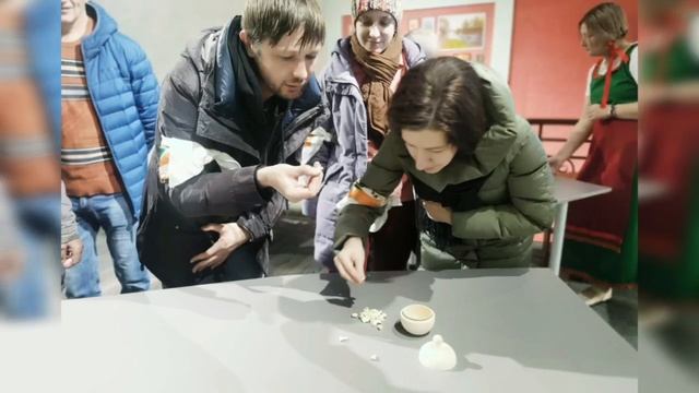 «За игрой в бирюльки»