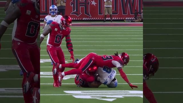 Jameson Williams catches for a 17-yard Gain vs. Houston Texans