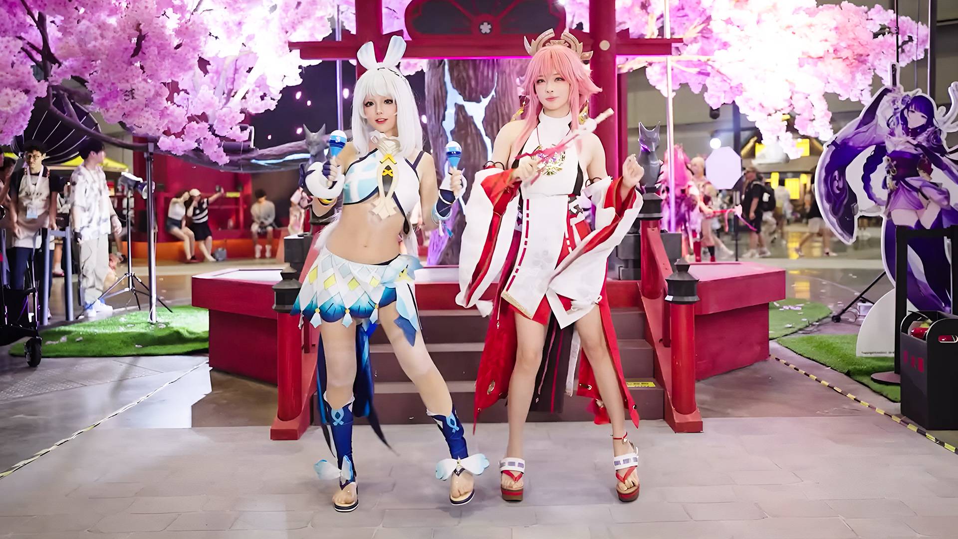 6TuTu's Amazing Collab with 100 Cosplayers