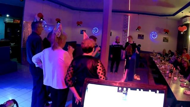 ПОЕХАЛИ В СОСЕДНИЙ ГОРОД ПОДАРИТЬ ЛЮДЯМ РАДОСТЬ!!!РАБОТАЕМ НА ДНЕ РОЖДЕНИИ!!!Деревенский влог