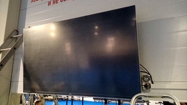 Установка защитного экрана OkusTV в тренажёрном зале ХК ``Торпедо``