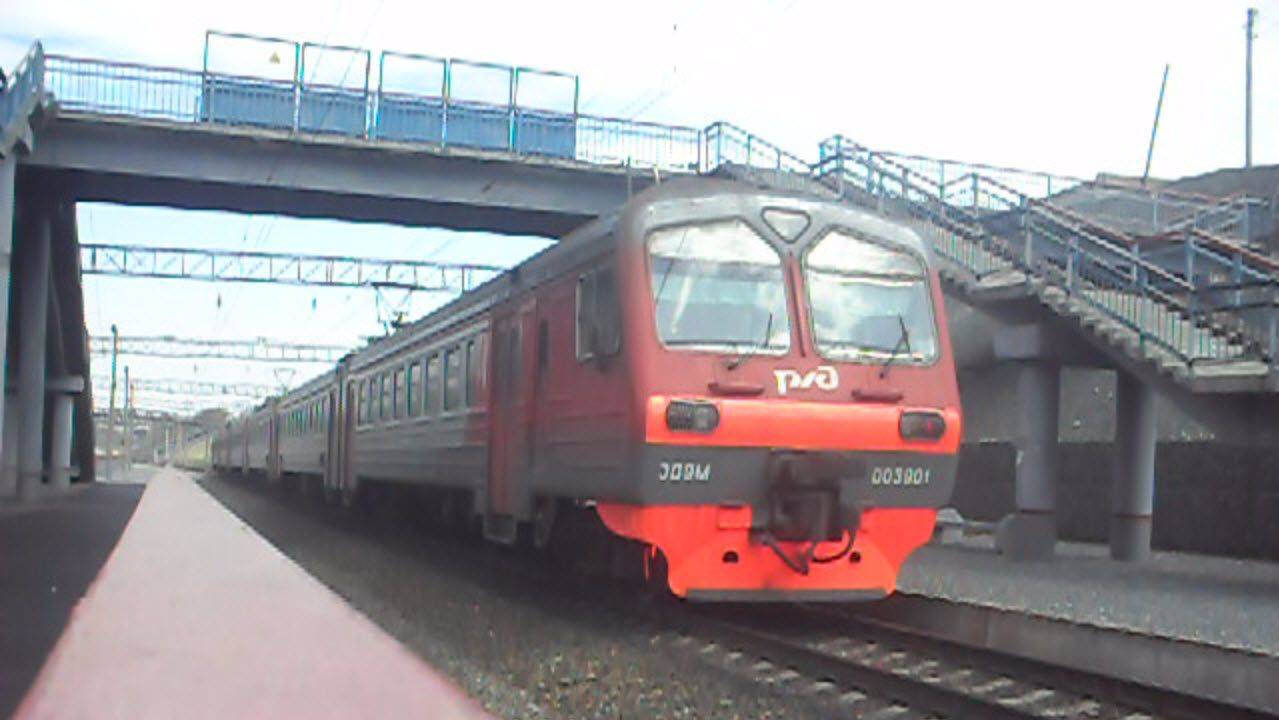 Электропоезд ЭД9М-0039+компрессор.