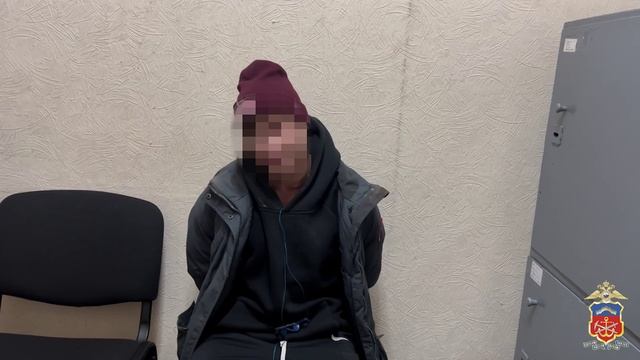В Мурманске сотрудники полиции задержали женщину, при которой находилось наркотическое средство