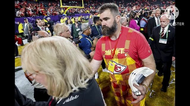 Jason Kelce Surprises Raucous Fans at Eagles Bar in Los Angeles During Cowboys Game