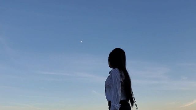 ນັ່ງຄິດຮອດອ້າຍ (Nco tus neeg yus hlub mas thiaj txawj nco tshaj plaws)