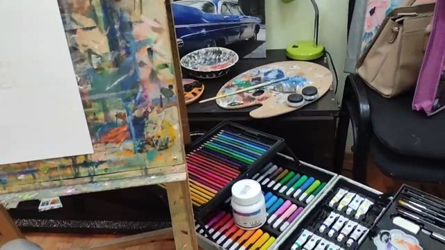 Свободная тема царит в ИЗО студии "COLORS"