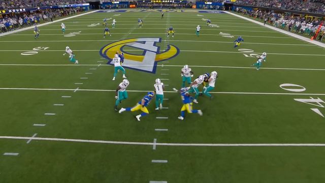 Tua extends the play and finds Waddle wide open for 36 yards!
