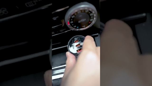 Распаковка автомобильного зарядного устройства