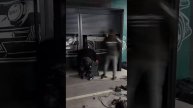 В таком шкафу удобно хранить зимние комплекты колес, детские санки, велосипеды. Ты бы что хранил?
