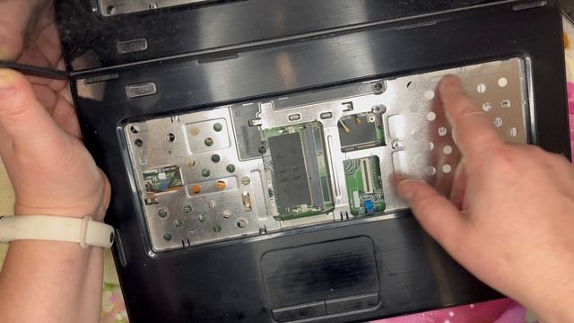 DELL INSPIRON N5050. UPGRADE. Разбор и чистка