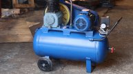 Синий компрессор продаю