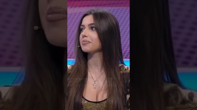 Супер красивая девушка