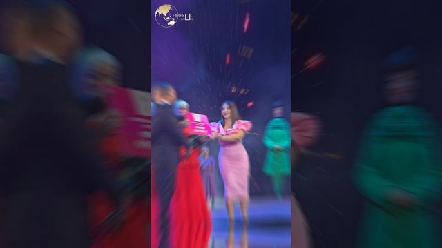 👋 У меня тут назрел вопрос, а что нужно сделать, чтобы получить чеки, сцену и фанфары? 🎉🤩...