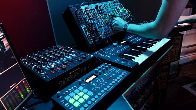 Urdu - Elektron Analog Four, RYTM, Novation Bass Station ii, Play Differently Model 1