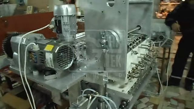 Работа шнеков и узла диафрагменной резки