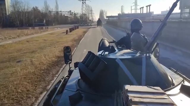 Исп. Салават Хайдаров, слова Надежда Антонова, монтаж видео Светлана Бондаренко. "Своих не бросаем!"