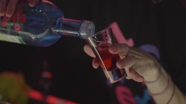 Вечеринка начинается с вашего столика!
